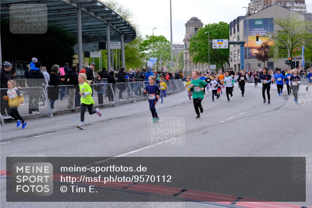 25.04.2026 - Das Zehntel Tim E. http://msf.ph/oto/9570112 25.04.2026 09:00:45 Ziel 1349, 1406, 1444, 1447, 1452, 1493, 1635, 1643, 1751, 1893, 1919, 2240, 2350, 2493, 2587, 2627, 2628, 2645, 2720, 2724, 2743, 2879, 2967, 3054, 3055, 3471, 3474, 3488, 3514, 3540, 3619, 3623, 3878 meine-sportfotos.de