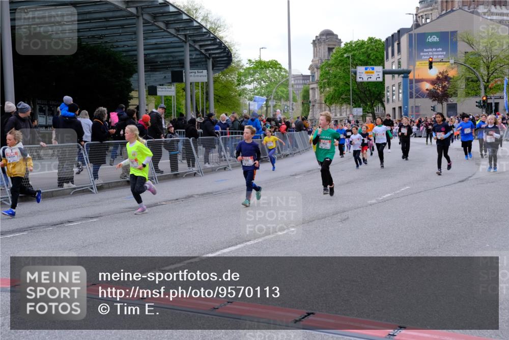 25.04.2026 - Das Zehntel Tim E. http://msf.ph/oto/9570113 25.04.2026 09:00:45 Ziel 1349, 1406, 1444, 1447, 1452, 1493, 1635, 1643, 1751, 1893, 1919, 2240, 2350, 2493, 2587, 2627, 2628, 2645, 2720, 2724, 2743, 2879, 2967, 3054, 3055, 3471, 3474, 3488, 3514, 3540, 3619, 3623, 3878 meine-sportfotos.de