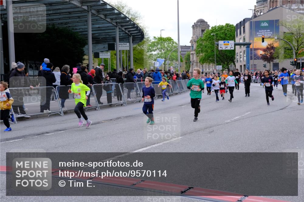 25.04.2026 - Das Zehntel Tim E. http://msf.ph/oto/9570114 25.04.2026 09:00:45 Ziel 1349, 1406, 1444, 1447, 1452, 1493, 1635, 1643, 1751, 1893, 1919, 2240, 2350, 2493, 2587, 2627, 2628, 2645, 2720, 2724, 2743, 2879, 2967, 3054, 3055, 3471, 3474, 3488, 3514, 3540, 3619, 3623, 3878 meine-sportfotos.de