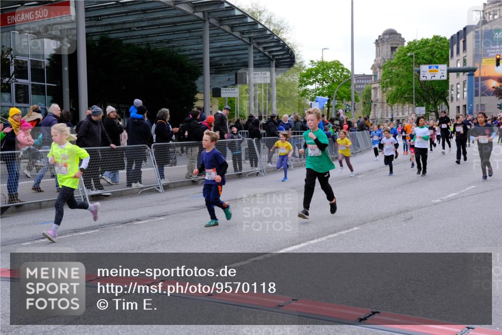 25.04.2026 - Das Zehntel Tim E. http://msf.ph/oto/9570118 25.04.2026 09:00:46 Ziel 1406, 1493, 1635, 1643, 1751, 1893, 1919, 2138, 2154, 2240, 2350, 2493, 2587, 2627, 2628, 2645, 2653, 2720, 2724, 2743, 2843, 2879, 2967, 3054, 3055, 3471, 3474, 3488, 3514, 3540, 3878, 3925, 4004 meine-sportfotos.de
