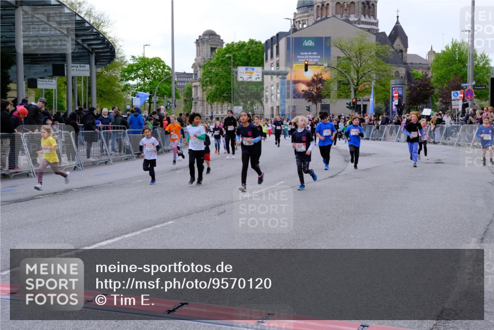 25.04.2026 - Das Zehntel Tim E. http://msf.ph/oto/9570120 25.04.2026 09:00:47 Ziel 1406, 1450, 1493, 1635, 1643, 1678, 1751, 1893, 1919, 2138, 2154, 2240, 2350, 2493, 2587, 2627, 2628, 2645, 2653, 2720, 2724, 2743, 2843, 2879, 2967, 3054, 3055, 3471, 3474, 3488, 3514, 3540, 3878, 3925, 4004 meine-sportfotos.de