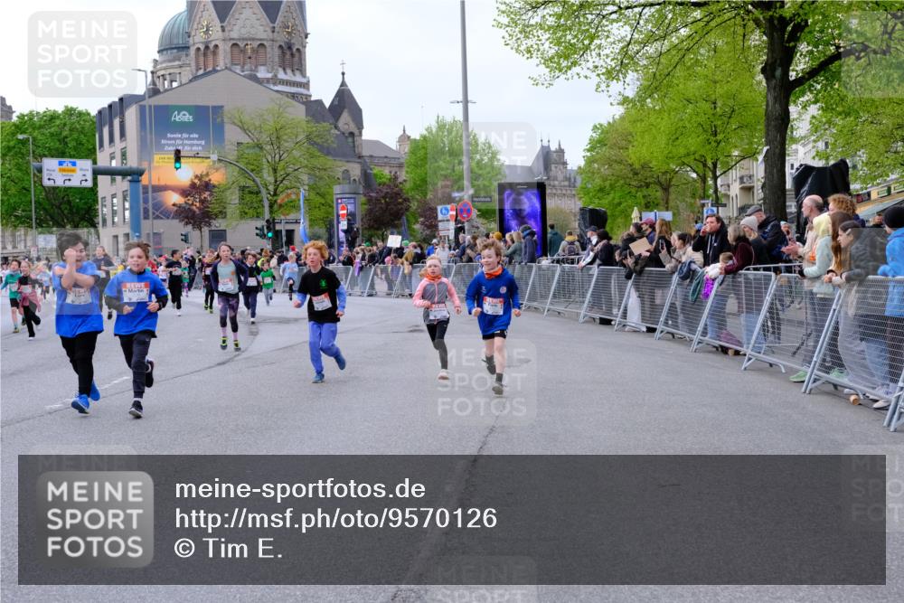 25.04.2026 - Das Zehntel Tim E. http://msf.ph/oto/9570126 25.04.2026 09:00:49 Ziel 1406, 1450, 1493, 1604, 1635, 1643, 1678, 1751, 1893, 1919, 2124, 2138, 2154, 2240, 2350, 2627, 2645, 2653, 2720, 2724, 2743, 2843, 2929, 2933, 2967, 3054, 3055, 3362, 3365, 3390, 3474, 3488, 3514, 3540, 3878, 3925, 4004 meine-sportfotos.de