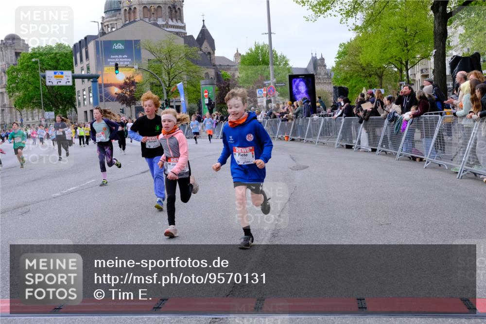 25.04.2026 - Das Zehntel Tim E. http://msf.ph/oto/9570131 25.04.2026 09:00:51 Ziel 1098, 1099, 1450, 1604, 1635, 1643, 1671, 1678, 1751, 1893, 1919, 2124, 2138, 2154, 2210, 2240, 2350, 2406, 2645, 2653, 2720, 2724, 2843, 2929, 2933, 3054, 3055, 3362, 3365, 3390, 3474, 3488, 3514, 3540, 3925, 4004 meine-sportfotos.de