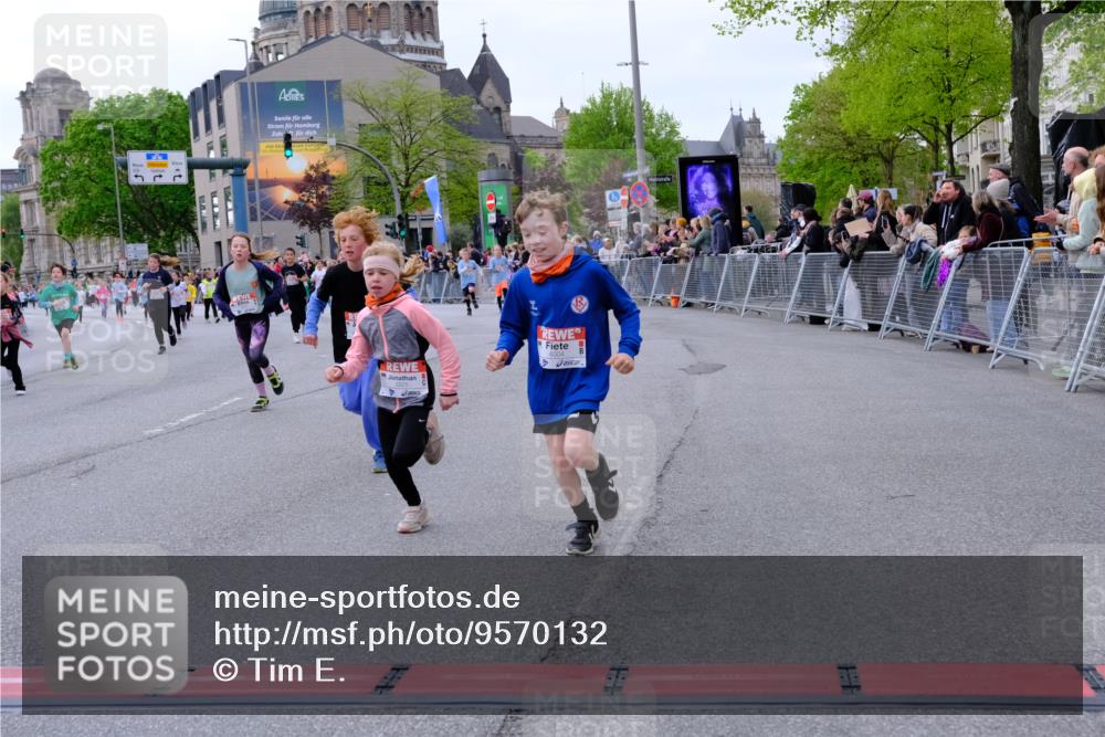 25.04.2026 - Das Zehntel Tim E. http://msf.ph/oto/9570132 25.04.2026 09:00:51 Ziel 1098, 1099, 1450, 1604, 1635, 1643, 1671, 1678, 1751, 1893, 1919, 2124, 2138, 2154, 2210, 2240, 2350, 2406, 2645, 2653, 2720, 2724, 2843, 2929, 2933, 3054, 3055, 3362, 3365, 3390, 3474, 3488, 3514, 3540, 3925, 4004 meine-sportfotos.de