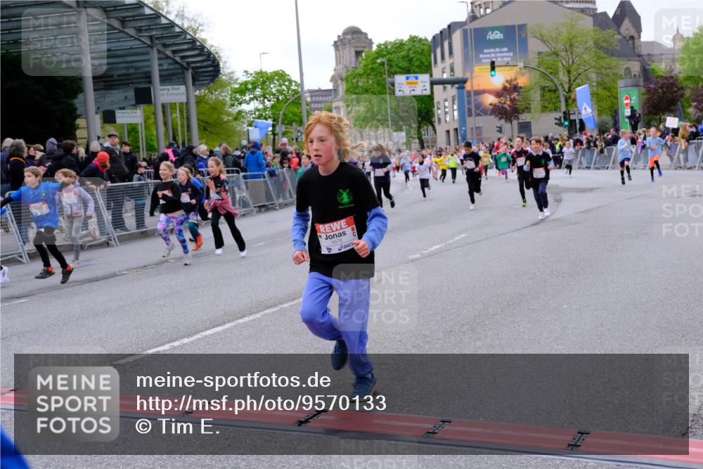 25.04.2026 - Das Zehntel Tim E. http://msf.ph/oto/9570133 25.04.2026 09:00:52 Ziel 1098, 1099, 1450, 1604, 1671, 1678, 1751, 1893, 1919, 2124, 2138, 2154, 2210, 2213, 2240, 2350, 2352, 2406, 2645, 2653, 2720, 2724, 2843, 2929, 2933, 3054, 3055, 3362, 3365, 3390, 3474, 3488, 3925, 4004 meine-sportfotos.de