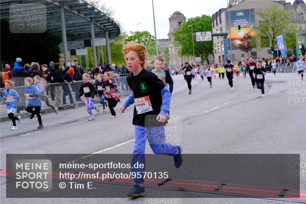 25.04.2026 - Das Zehntel Tim E. http://msf.ph/oto/9570135 25.04.2026 09:00:52 Ziel 1098, 1099, 1450, 1604, 1671, 1678, 1751, 1893, 1919, 2124, 2138, 2154, 2210, 2213, 2240, 2350, 2352, 2406, 2645, 2653, 2720, 2724, 2843, 2929, 2933, 3054, 3055, 3362, 3365, 3390, 3474, 3488, 3925, 4004 meine-sportfotos.de