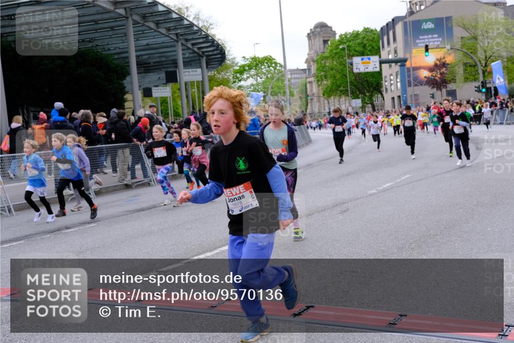 25.04.2026 - Das Zehntel Tim E. http://msf.ph/oto/9570136 25.04.2026 09:00:52 Ziel 1098, 1099, 1450, 1604, 1671, 1678, 1751, 1893, 1919, 2124, 2138, 2154, 2210, 2213, 2240, 2350, 2352, 2406, 2645, 2653, 2720, 2724, 2843, 2929, 2933, 3054, 3055, 3362, 3365, 3390, 3474, 3488, 3925, 4004 meine-sportfotos.de