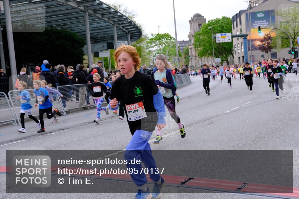 25.04.2026 - Das Zehntel Tim E. http://msf.ph/oto/9570137 25.04.2026 09:00:52 Ziel 1098, 1099, 1450, 1604, 1671, 1678, 1751, 1893, 1919, 2124, 2138, 2154, 2210, 2213, 2240, 2350, 2352, 2406, 2645, 2653, 2720, 2724, 2843, 2929, 2933, 3054, 3055, 3362, 3365, 3390, 3474, 3488, 3925, 4004 meine-sportfotos.de