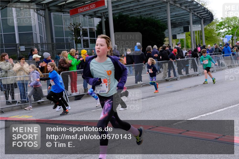 25.04.2026 - Das Zehntel Tim E. http://msf.ph/oto/9570143 25.04.2026 09:00:53 Ziel 1098, 1099, 1450, 1604, 1666, 1671, 1678, 1751, 1893, 1919, 2124, 2138, 2154, 2210, 2213, 2240, 2301, 2350, 2352, 2353, 2406, 2645, 2653, 2720, 2724, 2843, 2929, 2933, 3054, 3055, 3362, 3365, 3390, 3474, 3488, 3798, 3816, 3925, 4004 meine-sportfotos.de
