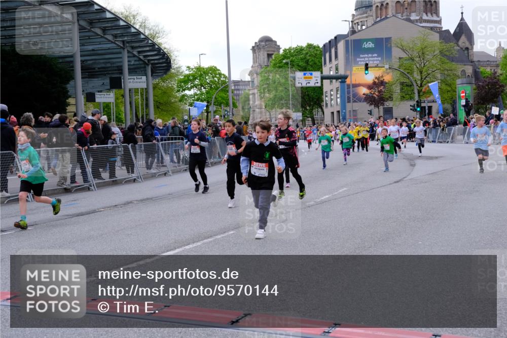 25.04.2026 - Das Zehntel Tim E. http://msf.ph/oto/9570144 25.04.2026 09:00:54 Ziel 1098, 1099, 1450, 1604, 1666, 1671, 1678, 1919, 2124, 2138, 2154, 2210, 2213, 2301, 2350, 2352, 2353, 2406, 2645, 2653, 2720, 2724, 2843, 2929, 2933, 3054, 3055, 3362, 3365, 3390, 3474, 3488, 3798, 3816, 3925, 4004 meine-sportfotos.de
