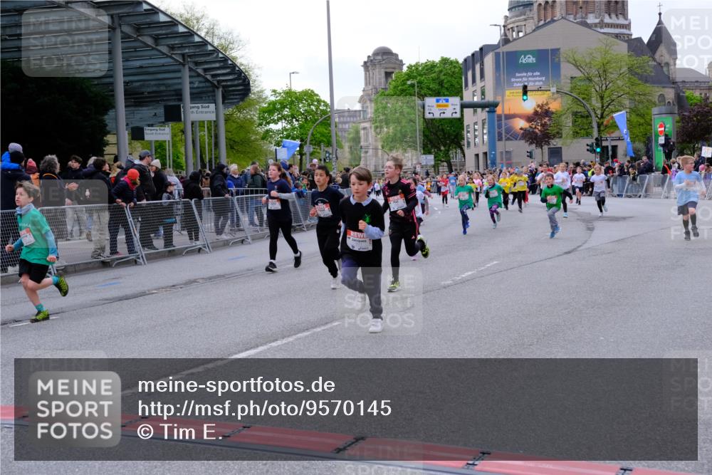25.04.2026 - Das Zehntel Tim E. http://msf.ph/oto/9570145 25.04.2026 09:00:55 Ziel 1098, 1099, 1450, 1553, 1604, 1666, 1671, 1678, 2124, 2138, 2154, 2210, 2213, 2301, 2352, 2353, 2406, 2645, 2653, 2720, 2724, 2843, 2929, 2933, 3054, 3055, 3362, 3365, 3390, 3474, 3488, 3510, 3517, 3521, 3798, 3802, 3816, 3925, 4004 meine-sportfotos.de