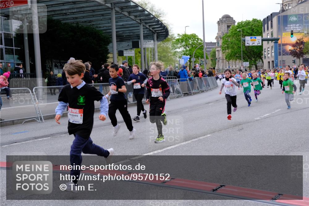 25.04.2026 - Das Zehntel Tim E. http://msf.ph/oto/9570152 25.04.2026 09:00:56 Ziel 1098, 1099, 1450, 1536, 1553, 1604, 1666, 1671, 1678, 2124, 2138, 2154, 2210, 2213, 2301, 2352, 2353, 2406, 2645, 2653, 2720, 2843, 2929, 2933, 3054, 3055, 3135, 3362, 3365, 3390, 3474, 3488, 3510, 3517, 3521, 3798, 3802, 3816, 3925, 4004 meine-sportfotos.de