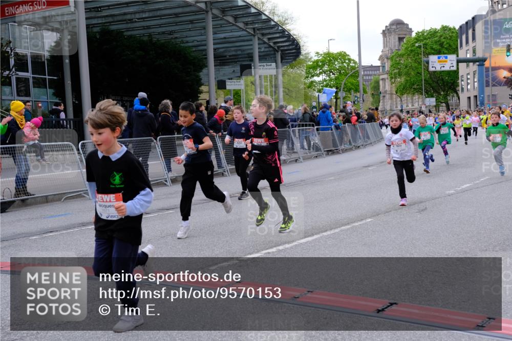 25.04.2026 - Das Zehntel Tim E. http://msf.ph/oto/9570153 25.04.2026 09:00:56 Ziel 1098, 1099, 1450, 1536, 1553, 1604, 1666, 1671, 1678, 2124, 2138, 2154, 2210, 2213, 2301, 2352, 2353, 2406, 2645, 2653, 2720, 2843, 2929, 2933, 3054, 3055, 3135, 3362, 3365, 3390, 3474, 3488, 3510, 3517, 3521, 3798, 3802, 3816, 3925, 4004 meine-sportfotos.de