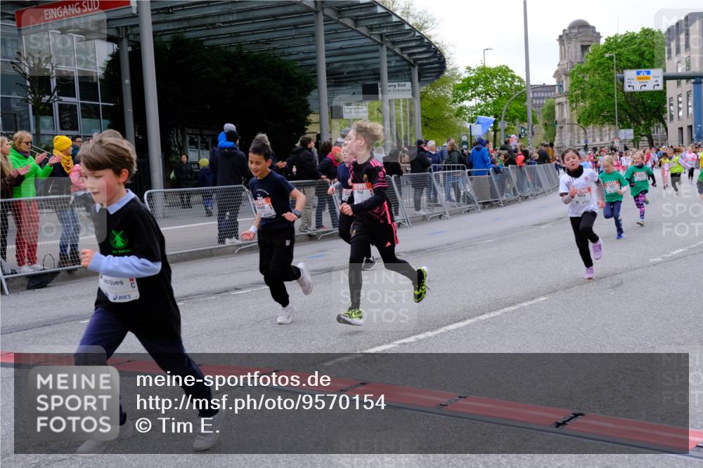 25.04.2026 - Das Zehntel Tim E. http://msf.ph/oto/9570154 25.04.2026 09:00:56 Ziel 1098, 1099, 1450, 1536, 1553, 1604, 1666, 1671, 1678, 2124, 2138, 2154, 2210, 2213, 2301, 2352, 2353, 2406, 2645, 2653, 2720, 2843, 2929, 2933, 3054, 3055, 3135, 3362, 3365, 3390, 3474, 3488, 3510, 3517, 3521, 3798, 3802, 3816, 3925, 4004 meine-sportfotos.de