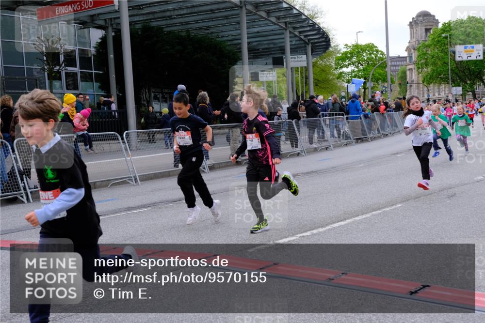 25.04.2026 - Das Zehntel Tim E. http://msf.ph/oto/9570155 25.04.2026 09:00:56 Ziel 1098, 1099, 1450, 1536, 1553, 1604, 1666, 1671, 1678, 2124, 2138, 2154, 2210, 2213, 2301, 2352, 2353, 2406, 2645, 2653, 2720, 2843, 2929, 2933, 3054, 3055, 3135, 3362, 3365, 3390, 3474, 3488, 3510, 3517, 3521, 3798, 3802, 3816, 3925, 4004 meine-sportfotos.de