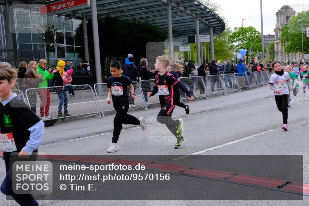 25.04.2026 - Das Zehntel Tim E. http://msf.ph/oto/9570156 25.04.2026 09:00:56 Ziel 1098, 1099, 1450, 1536, 1553, 1604, 1666, 1671, 1678, 2124, 2138, 2154, 2210, 2213, 2301, 2352, 2353, 2406, 2645, 2653, 2720, 2843, 2929, 2933, 3054, 3055, 3135, 3362, 3365, 3390, 3474, 3488, 3510, 3517, 3521, 3798, 3802, 3816, 3925, 4004 meine-sportfotos.de