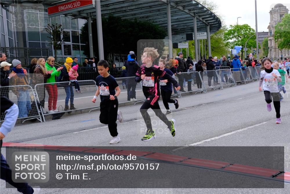 25.04.2026 - Das Zehntel Tim E. http://msf.ph/oto/9570157 25.04.2026 09:00:56 Ziel 1098, 1099, 1450, 1536, 1553, 1604, 1666, 1671, 1678, 2124, 2138, 2154, 2210, 2213, 2301, 2352, 2353, 2406, 2645, 2653, 2720, 2843, 2929, 2933, 3054, 3055, 3135, 3362, 3365, 3390, 3474, 3488, 3510, 3517, 3521, 3798, 3802, 3816, 3925, 4004 meine-sportfotos.de