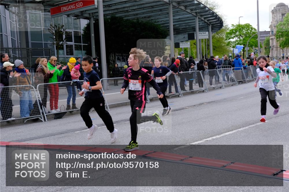 25.04.2026 - Das Zehntel Tim E. http://msf.ph/oto/9570158 25.04.2026 09:00:56 Ziel 1098, 1099, 1450, 1536, 1553, 1604, 1666, 1671, 1678, 2124, 2138, 2154, 2210, 2213, 2301, 2352, 2353, 2406, 2645, 2653, 2720, 2843, 2929, 2933, 3054, 3055, 3135, 3362, 3365, 3390, 3474, 3488, 3510, 3517, 3521, 3798, 3802, 3816, 3925, 4004 meine-sportfotos.de