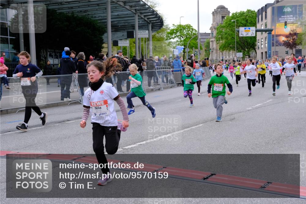25.04.2026 - Das Zehntel Tim E. http://msf.ph/oto/9570159 25.04.2026 09:00:57 Ziel 1098, 1099, 1450, 1528, 1534, 1536, 1553, 1604, 1666, 1671, 1678, 2124, 2138, 2154, 2210, 2213, 2301, 2352, 2353, 2406, 2645, 2653, 2843, 2929, 2933, 3054, 3055, 3135, 3362, 3365, 3390, 3474, 3488, 3510, 3517, 3521, 3798, 3802, 3816, 3925, 4004 meine-sportfotos.de