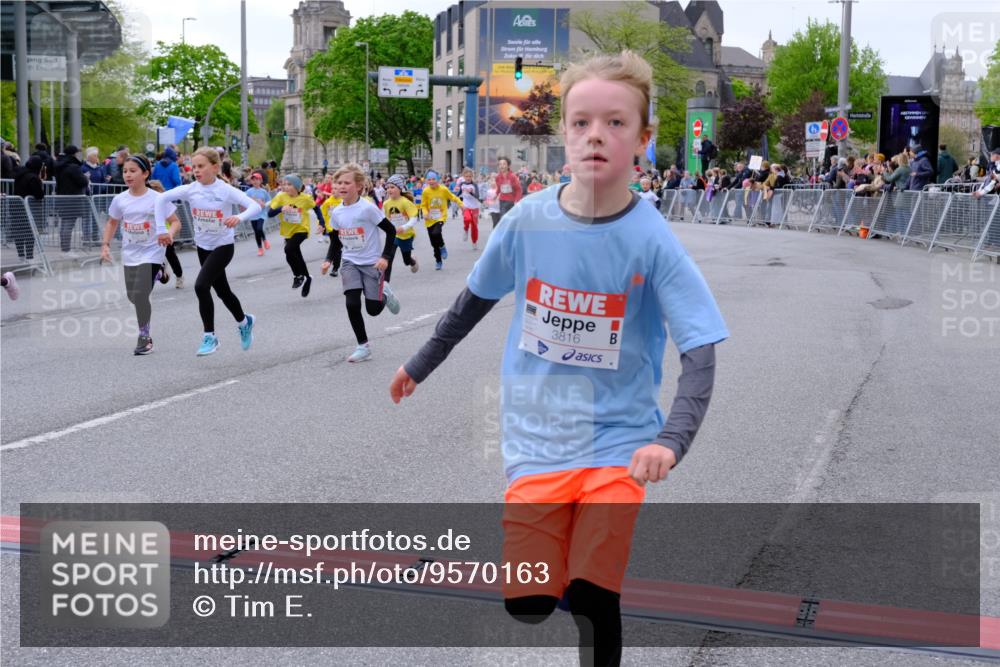 25.04.2026 - Das Zehntel Tim E. http://msf.ph/oto/9570163 25.04.2026 09:00:59 Ziel 1098, 1099, 1450, 1528, 1534, 1536, 1553, 1559, 1604, 1666, 1671, 1678, 2124, 2210, 2213, 2301, 2352, 2353, 2406, 2889, 2891, 2903, 2904, 2929, 2933, 3135, 3362, 3365, 3390, 3480, 3496, 3510, 3517, 3521, 3798, 3802, 3805, 3816 meine-sportfotos.de