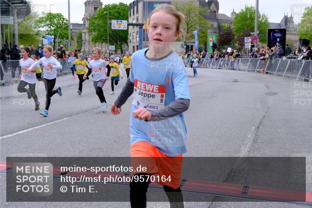 25.04.2026 - Das Zehntel Tim E. http://msf.ph/oto/9570164 25.04.2026 09:00:59 Ziel 1098, 1099, 1450, 1528, 1534, 1536, 1553, 1559, 1604, 1666, 1671, 1678, 2124, 2210, 2213, 2301, 2352, 2353, 2406, 2889, 2891, 2903, 2904, 2929, 2933, 3135, 3362, 3365, 3390, 3480, 3496, 3510, 3517, 3521, 3798, 3802, 3805, 3816 meine-sportfotos.de
