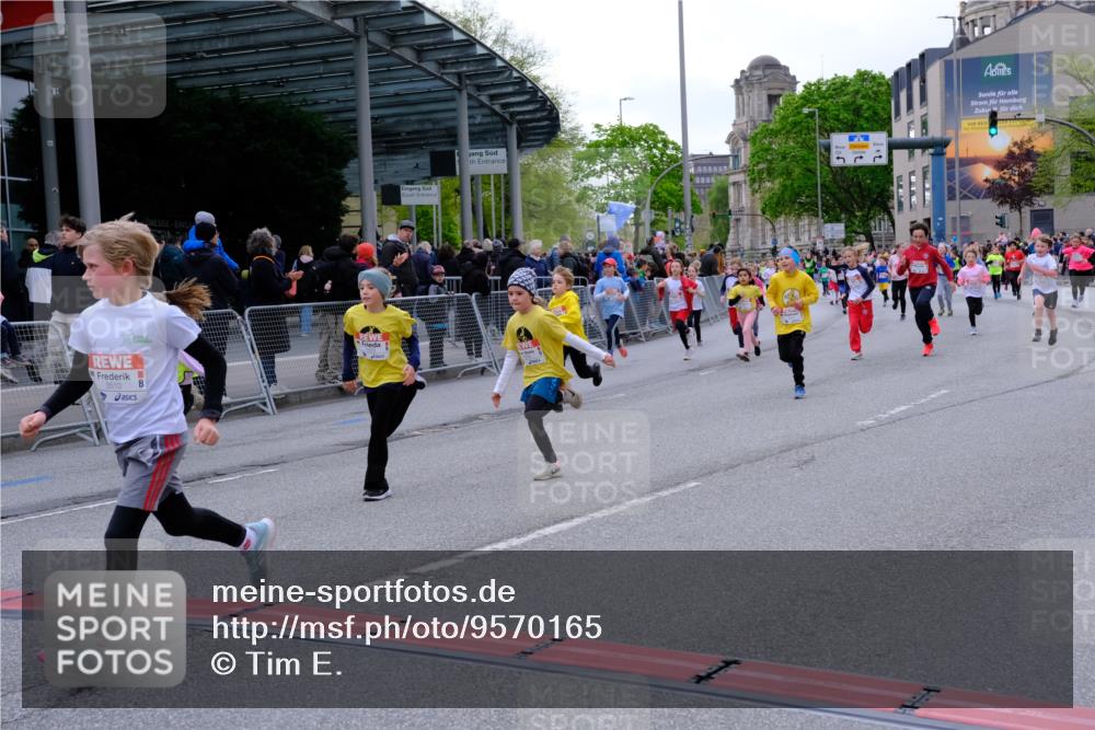 25.04.2026 - Das Zehntel Tim E. http://msf.ph/oto/9570165 25.04.2026 09:01:00 Ziel 1098, 1099, 1528, 1534, 1536, 1553, 1559, 1604, 1666, 1671, 2124, 2210, 2213, 2301, 2352, 2353, 2406, 2889, 2891, 2903, 2904, 2929, 2933, 2957, 3135, 3362, 3365, 3371, 3374, 3390, 3480, 3489, 3496, 3510, 3517, 3521, 3798, 3802, 3805, 3816 meine-sportfotos.de