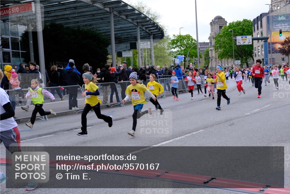 25.04.2026 - Das Zehntel Tim E. http://msf.ph/oto/9570167 25.04.2026 09:01:00 Ziel 1098, 1099, 1528, 1534, 1536, 1553, 1559, 1604, 1666, 1671, 2124, 2210, 2213, 2301, 2352, 2353, 2406, 2889, 2891, 2903, 2904, 2929, 2933, 2957, 3135, 3362, 3365, 3371, 3374, 3390, 3480, 3489, 3496, 3510, 3517, 3521, 3798, 3802, 3805, 3816 meine-sportfotos.de
