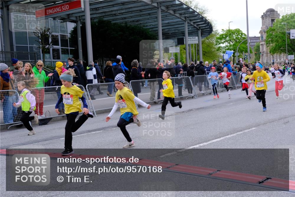 25.04.2026 - Das Zehntel Tim E. http://msf.ph/oto/9570168 25.04.2026 09:01:01 Ziel 1098, 1099, 1528, 1534, 1536, 1553, 1559, 1666, 1671, 2124, 2210, 2213, 2301, 2352, 2353, 2406, 2889, 2891, 2903, 2904, 2929, 2932, 2957, 3135, 3362, 3365, 3371, 3374, 3390, 3480, 3489, 3496, 3510, 3517, 3521, 3798, 3802, 3805, 3816 meine-sportfotos.de