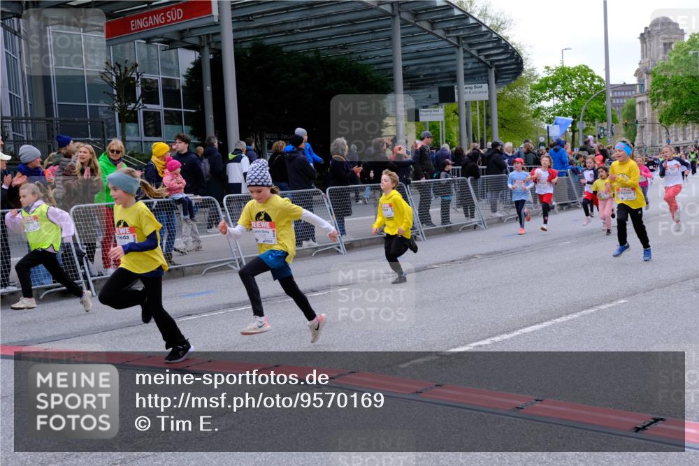 25.04.2026 - Das Zehntel Tim E. http://msf.ph/oto/9570169 25.04.2026 09:01:01 Ziel 1098, 1099, 1528, 1534, 1536, 1553, 1559, 1666, 1671, 2124, 2210, 2213, 2301, 2352, 2353, 2406, 2889, 2891, 2903, 2904, 2929, 2932, 2957, 3135, 3362, 3365, 3371, 3374, 3390, 3480, 3489, 3496, 3510, 3517, 3521, 3798, 3802, 3805, 3816 meine-sportfotos.de