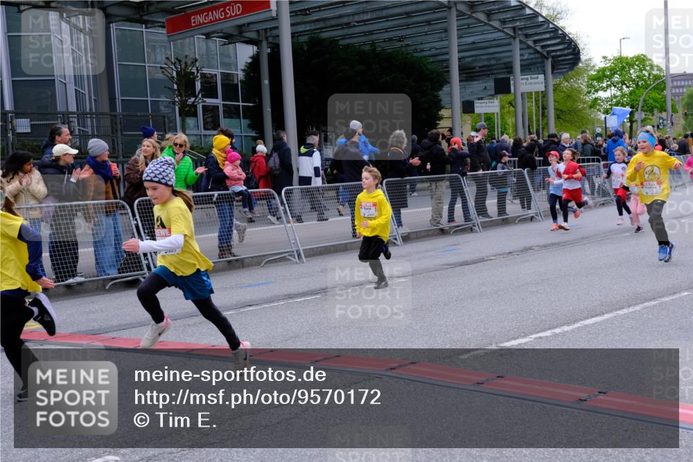 25.04.2026 - Das Zehntel Tim E. http://msf.ph/oto/9570172 25.04.2026 09:01:01 Ziel 1098, 1099, 1528, 1534, 1536, 1553, 1559, 1666, 1671, 2124, 2210, 2213, 2301, 2352, 2353, 2406, 2889, 2891, 2903, 2904, 2929, 2932, 2957, 3135, 3362, 3365, 3371, 3374, 3390, 3480, 3489, 3496, 3510, 3517, 3521, 3798, 3802, 3805, 3816 meine-sportfotos.de