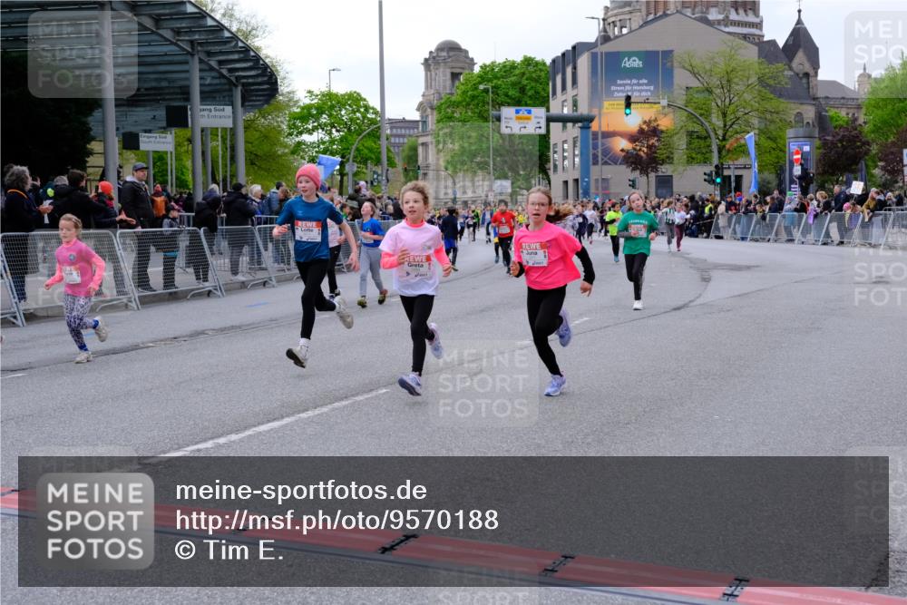 25.04.2026 - Das Zehntel Tim E. http://msf.ph/oto/9570188 25.04.2026 09:01:04 Ziel 1528, 1534, 1536, 1553, 1559, 1666, 2213, 2301, 2352, 2353, 2464, 2889, 2891, 2903, 2904, 2932, 2957, 2988, 2991, 3135, 3371, 3374, 3480, 3489, 3496, 3510, 3517, 3521, 3798, 3802, 3805, 3816 meine-sportfotos.de