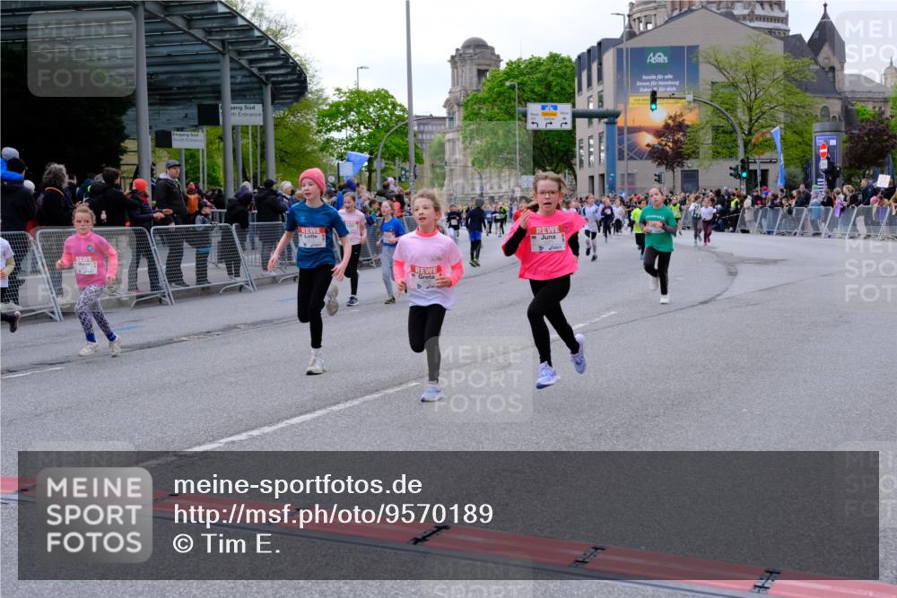 25.04.2026 - Das Zehntel Tim E. http://msf.ph/oto/9570189 25.04.2026 09:01:04 Ziel 1528, 1534, 1536, 1553, 1559, 1666, 2213, 2301, 2352, 2353, 2464, 2889, 2891, 2903, 2904, 2932, 2957, 2988, 2991, 3135, 3371, 3374, 3480, 3489, 3496, 3510, 3517, 3521, 3798, 3802, 3805, 3816 meine-sportfotos.de