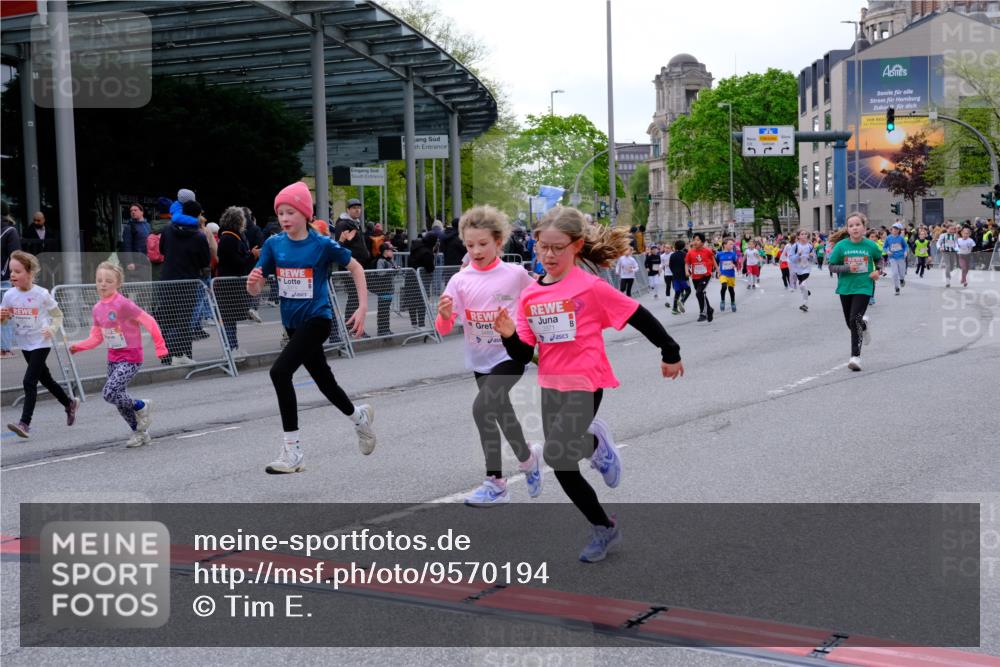 25.04.2026 - Das Zehntel Tim E. http://msf.ph/oto/9570194 25.04.2026 09:01:05 Ziel 1528, 1534, 1536, 1553, 1559, 1666, 2301, 2353, 2464, 2889, 2891, 2903, 2904, 2932, 2957, 2988, 2991, 3135, 3371, 3374, 3477, 3480, 3489, 3490, 3496, 3510, 3517, 3521, 3798, 3802, 3805, 3816 meine-sportfotos.de