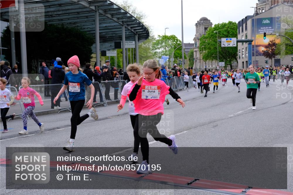 25.04.2026 - Das Zehntel Tim E. http://msf.ph/oto/9570195 25.04.2026 09:01:05 Ziel 1528, 1534, 1536, 1553, 1559, 1666, 2301, 2353, 2464, 2889, 2891, 2903, 2904, 2932, 2957, 2988, 2991, 3135, 3371, 3374, 3477, 3480, 3489, 3490, 3496, 3510, 3517, 3521, 3798, 3802, 3805, 3816 meine-sportfotos.de