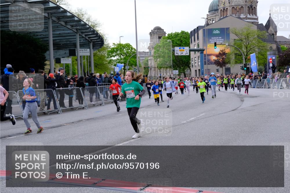 25.04.2026 - Das Zehntel Tim E. http://msf.ph/oto/9570196 25.04.2026 09:01:07 Ziel 1528, 1534, 1536, 1553, 1559, 1891, 2256, 2464, 2572, 2889, 2891, 2903, 2904, 2932, 2957, 2988, 2991, 3135, 3371, 3374, 3477, 3480, 3489, 3490, 3496, 3510, 3517, 3521, 3543, 3802, 3805 meine-sportfotos.de