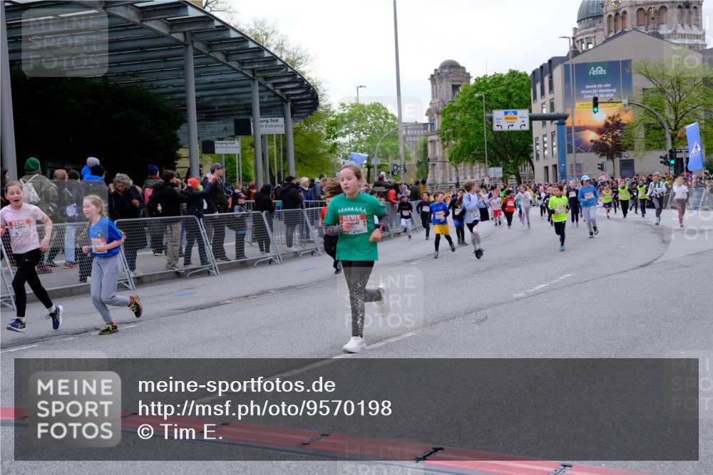 25.04.2026 - Das Zehntel Tim E. http://msf.ph/oto/9570198 25.04.2026 09:01:07 Ziel 1528, 1534, 1536, 1553, 1559, 1891, 2256, 2464, 2572, 2889, 2891, 2903, 2904, 2932, 2957, 2988, 2991, 3135, 3371, 3374, 3477, 3480, 3489, 3490, 3496, 3510, 3517, 3521, 3543, 3802, 3805 meine-sportfotos.de