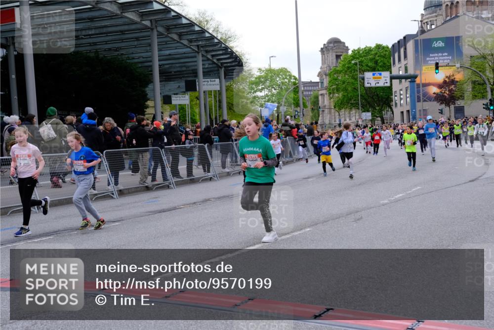 25.04.2026 - Das Zehntel Tim E. http://msf.ph/oto/9570199 25.04.2026 09:01:07 Ziel 1528, 1534, 1536, 1553, 1559, 1891, 2256, 2464, 2572, 2889, 2891, 2903, 2904, 2932, 2957, 2988, 2991, 3135, 3371, 3374, 3477, 3480, 3489, 3490, 3496, 3510, 3517, 3521, 3543, 3802, 3805 meine-sportfotos.de