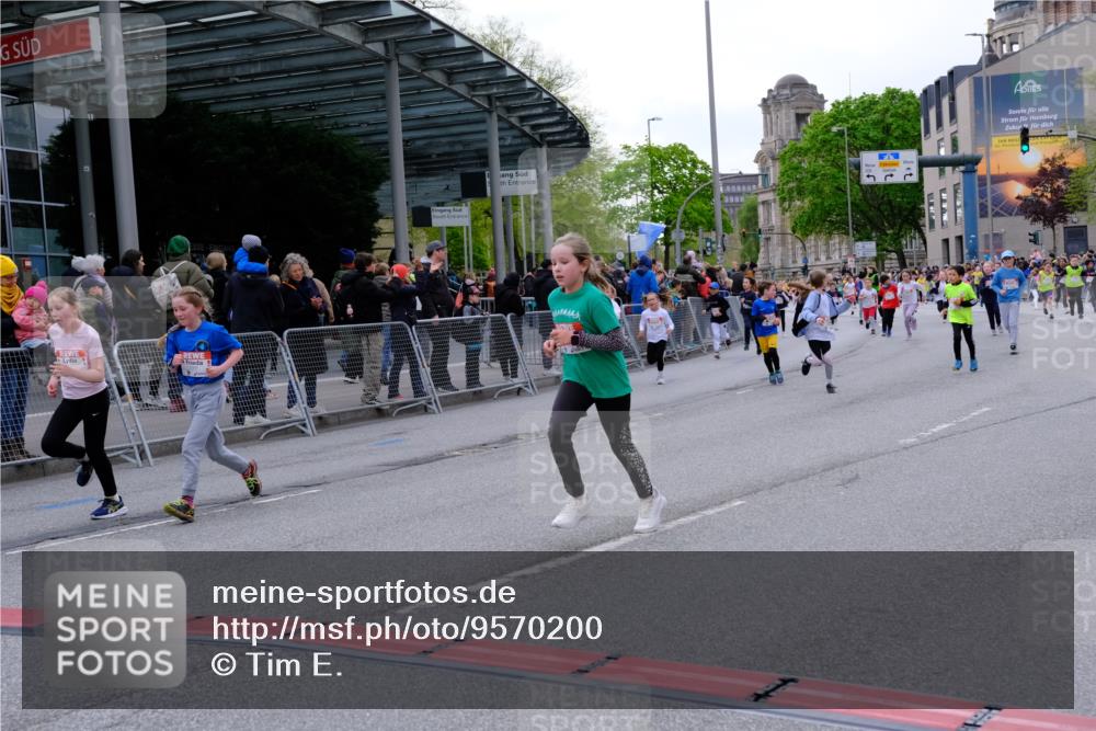 25.04.2026 - Das Zehntel Tim E. http://msf.ph/oto/9570200 25.04.2026 09:01:07 Ziel 1528, 1534, 1536, 1553, 1559, 1891, 2256, 2464, 2572, 2889, 2891, 2903, 2904, 2932, 2957, 2988, 2991, 3135, 3371, 3374, 3477, 3480, 3489, 3490, 3496, 3510, 3517, 3521, 3543, 3802, 3805 meine-sportfotos.de