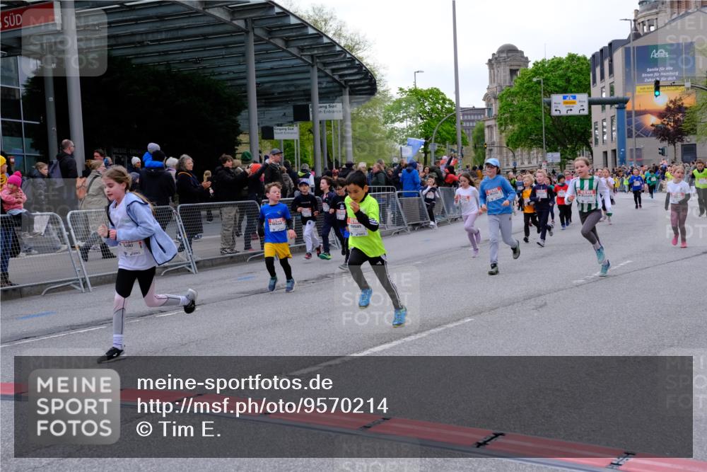 25.04.2026 - Das Zehntel Tim E. http://msf.ph/oto/9570214 25.04.2026 09:01:10 Ziel 1101, 1109, 1114, 1559, 1891, 1910, 1930, 2201, 2250, 2256, 2464, 2572, 2661, 2889, 2891, 2903, 2904, 2932, 2957, 2988, 2991, 3371, 3374, 3477, 3480, 3489, 3490, 3496, 3543, 3790, 3805 meine-sportfotos.de
