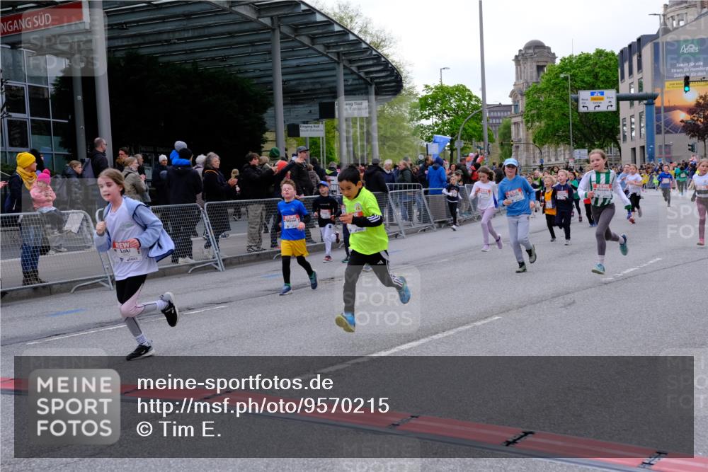 25.04.2026 - Das Zehntel Tim E. http://msf.ph/oto/9570215 25.04.2026 09:01:10 Ziel 1101, 1109, 1114, 1559, 1891, 1910, 1930, 2201, 2250, 2256, 2464, 2572, 2661, 2889, 2891, 2903, 2904, 2932, 2957, 2988, 2991, 3371, 3374, 3477, 3480, 3489, 3490, 3496, 3543, 3790, 3805 meine-sportfotos.de