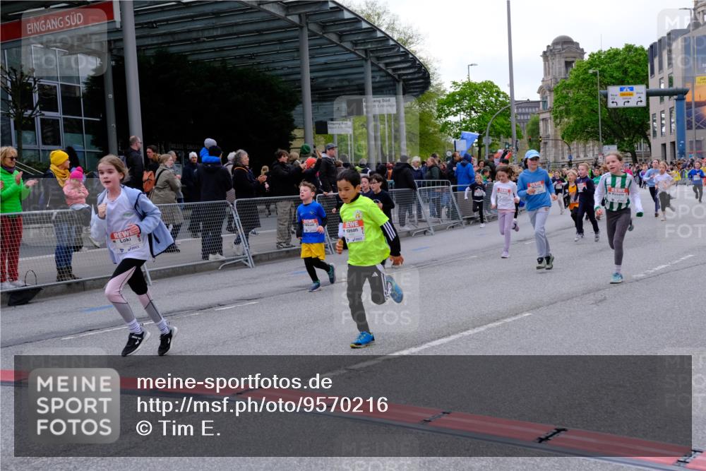 25.04.2026 - Das Zehntel Tim E. http://msf.ph/oto/9570216 25.04.2026 09:01:10 Ziel 1101, 1109, 1114, 1559, 1891, 1910, 1930, 2201, 2250, 2256, 2464, 2572, 2661, 2889, 2891, 2903, 2904, 2932, 2957, 2988, 2991, 3371, 3374, 3477, 3480, 3489, 3490, 3496, 3543, 3790, 3805 meine-sportfotos.de
