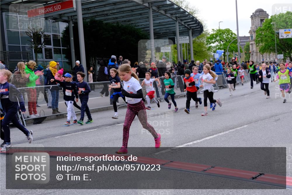 25.04.2026 - Das Zehntel Tim E. http://msf.ph/oto/9570223 25.04.2026 09:01:14 Ziel 1101, 1109, 1114, 1203, 1205, 1753, 1861, 1863, 1871, 1891, 1910, 1930, 2201, 2214, 2250, 2256, 2257, 2369, 2464, 2533, 2572, 2661, 2872, 2988, 2991, 3021, 3171, 3177, 3199, 3333, 3334, 3477, 3490, 3513, 3542, 3543, 3790 meine-sportfotos.de