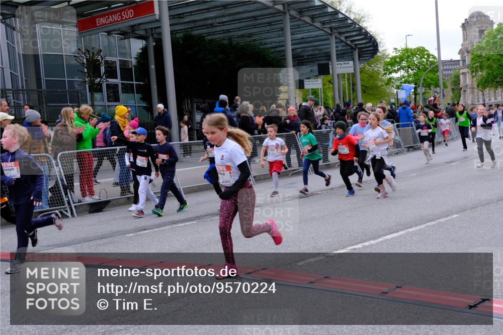 25.04.2026 - Das Zehntel Tim E. http://msf.ph/oto/9570224 25.04.2026 09:01:14 Ziel 1101, 1109, 1114, 1203, 1205, 1753, 1861, 1863, 1871, 1891, 1910, 1930, 2201, 2214, 2250, 2256, 2257, 2369, 2464, 2533, 2572, 2661, 2872, 2988, 2991, 3021, 3171, 3177, 3199, 3333, 3334, 3477, 3490, 3513, 3542, 3543, 3790 meine-sportfotos.de