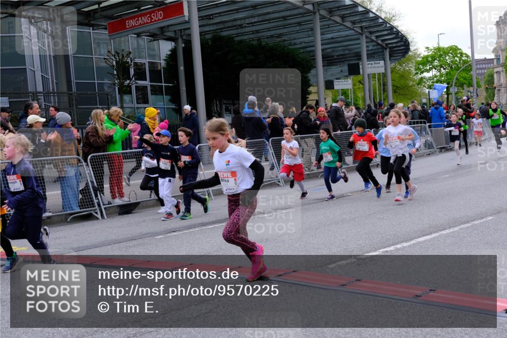25.04.2026 - Das Zehntel Tim E. http://msf.ph/oto/9570225 25.04.2026 09:01:14 Ziel 1101, 1109, 1114, 1203, 1205, 1753, 1861, 1863, 1871, 1891, 1910, 1930, 2201, 2214, 2250, 2256, 2257, 2369, 2464, 2533, 2572, 2661, 2872, 2988, 2991, 3021, 3171, 3177, 3199, 3333, 3334, 3477, 3490, 3513, 3542, 3543, 3790 meine-sportfotos.de