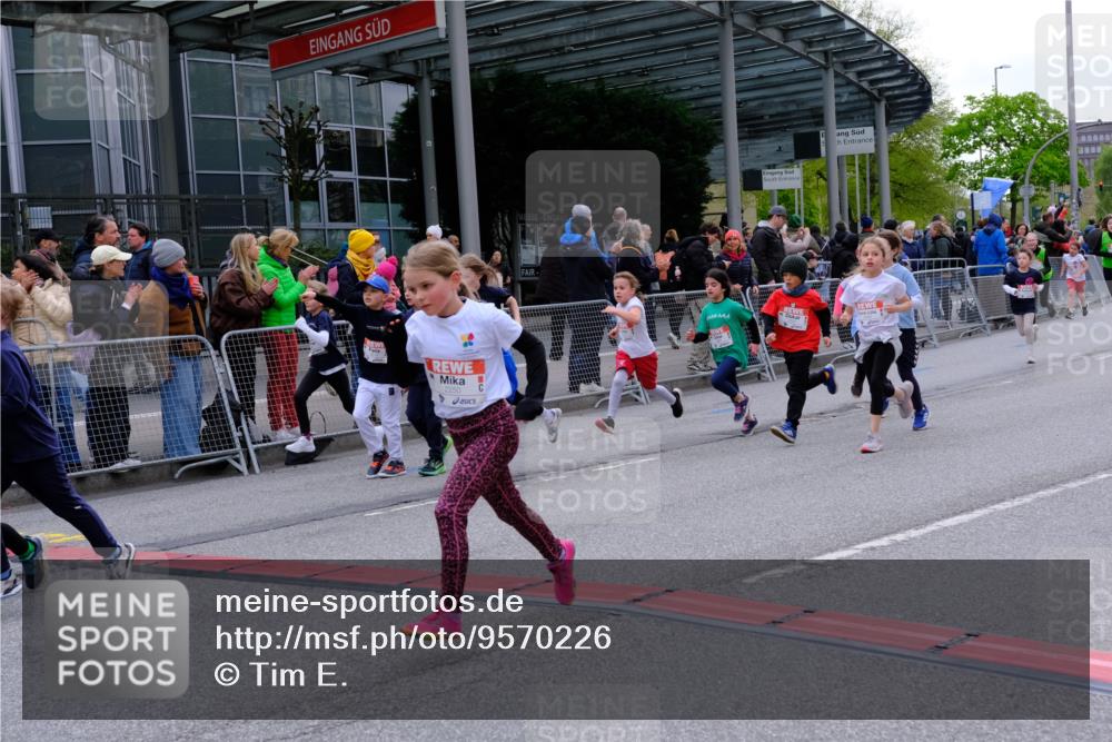 25.04.2026 - Das Zehntel Tim E. http://msf.ph/oto/9570226 25.04.2026 09:01:14 Ziel 1101, 1109, 1114, 1203, 1205, 1753, 1861, 1863, 1871, 1891, 1910, 1930, 2201, 2214, 2250, 2256, 2257, 2369, 2464, 2533, 2572, 2661, 2872, 2988, 2991, 3021, 3171, 3177, 3199, 3333, 3334, 3477, 3490, 3513, 3542, 3543, 3790 meine-sportfotos.de