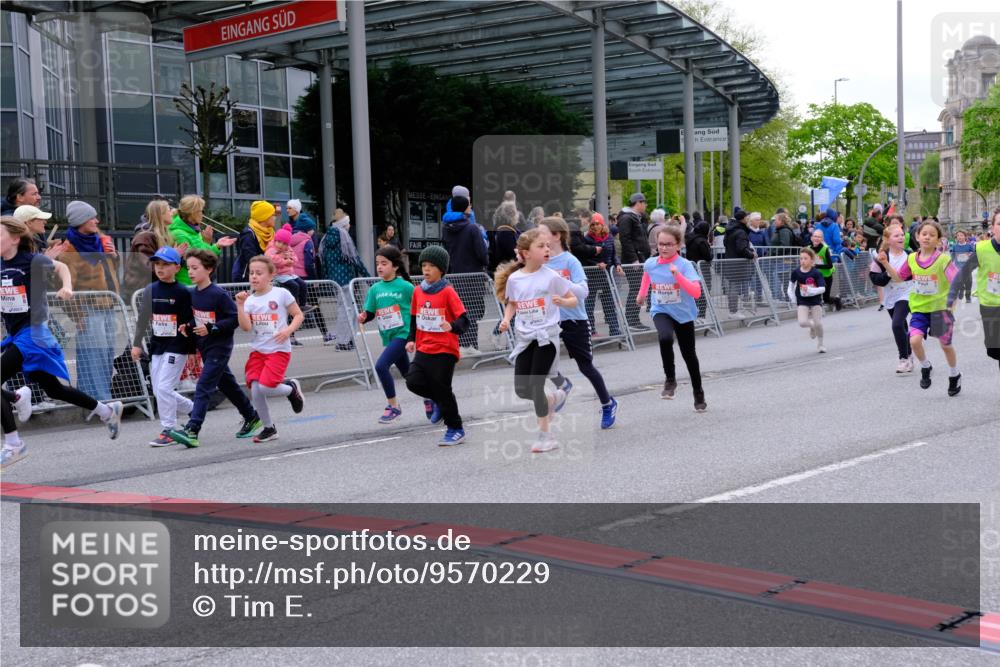 25.04.2026 - Das Zehntel Tim E. http://msf.ph/oto/9570229 25.04.2026 09:01:15 Ziel 1101, 1109, 1114, 1203, 1205, 1753, 1861, 1863, 1871, 1891, 1910, 1930, 2201, 2214, 2250, 2256, 2257, 2369, 2464, 2533, 2572, 2661, 2872, 2988, 2991, 3021, 3171, 3177, 3199, 3333, 3334, 3477, 3490, 3513, 3542, 3543, 3790 meine-sportfotos.de