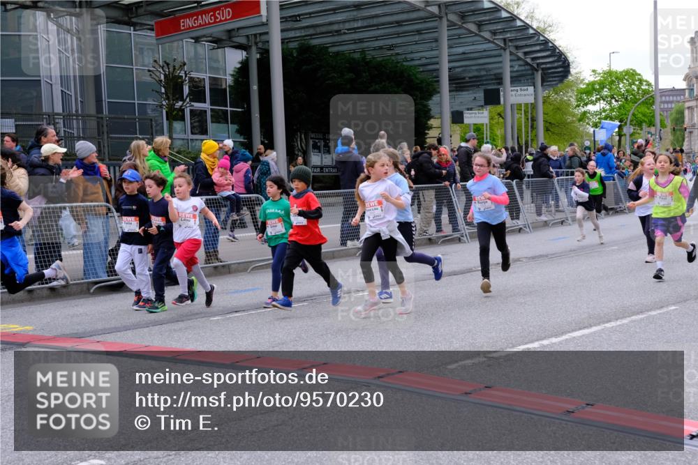 25.04.2026 - Das Zehntel Tim E. http://msf.ph/oto/9570230 25.04.2026 09:01:15 Ziel 1101, 1109, 1114, 1203, 1205, 1753, 1861, 1863, 1871, 1891, 1910, 1930, 2201, 2214, 2250, 2256, 2257, 2369, 2464, 2533, 2572, 2661, 2872, 2988, 2991, 3021, 3171, 3177, 3199, 3333, 3334, 3477, 3490, 3513, 3542, 3543, 3790 meine-sportfotos.de