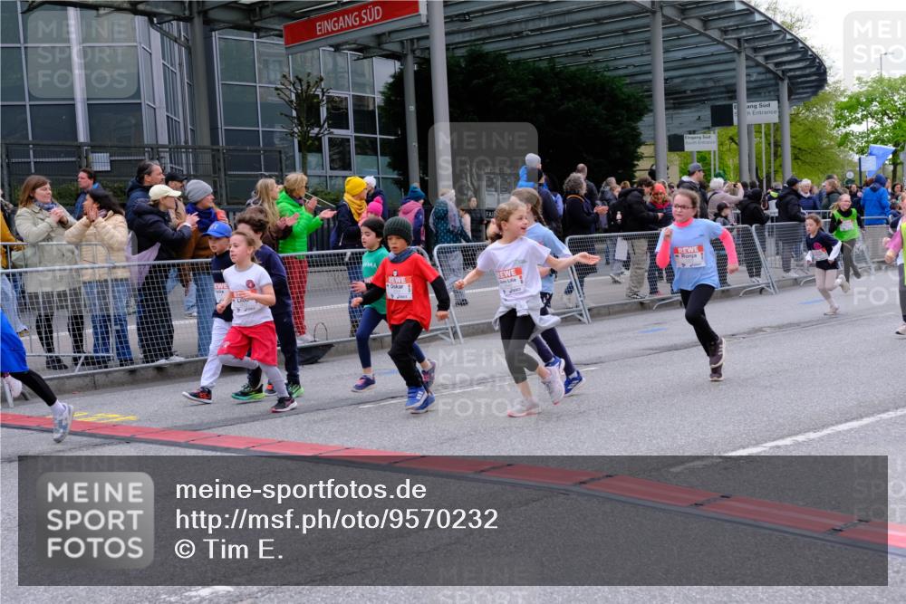 25.04.2026 - Das Zehntel Tim E. http://msf.ph/oto/9570232 25.04.2026 09:01:15 Ziel 1101, 1109, 1114, 1203, 1205, 1753, 1861, 1863, 1871, 1891, 1910, 1930, 2201, 2214, 2250, 2256, 2257, 2369, 2464, 2533, 2572, 2661, 2872, 2988, 2991, 3021, 3171, 3177, 3199, 3333, 3334, 3477, 3490, 3513, 3542, 3543, 3790 meine-sportfotos.de