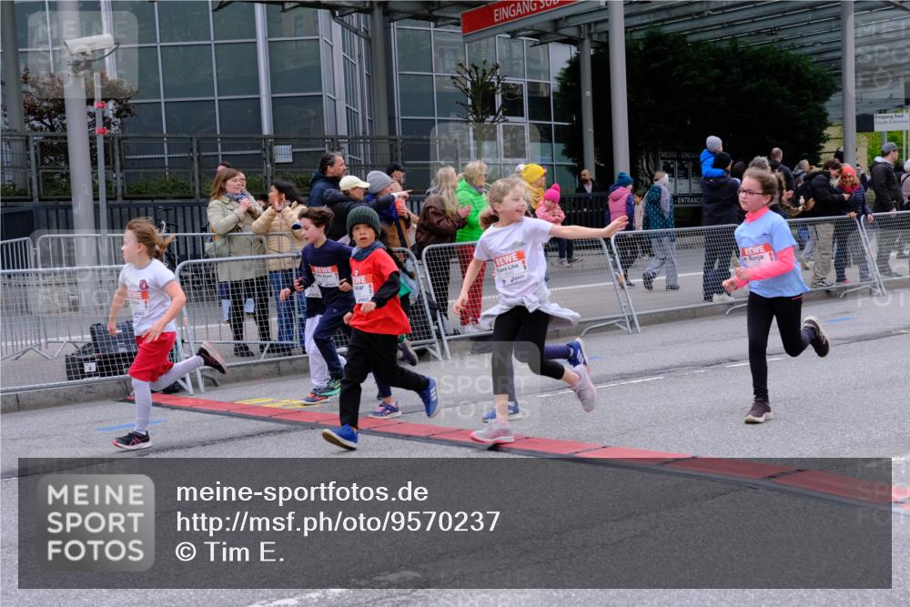 25.04.2026 - Das Zehntel Tim E. http://msf.ph/oto/9570237 25.04.2026 09:01:16 Ziel 1101, 1109, 1114, 1203, 1205, 1753, 1861, 1863, 1871, 1891, 1910, 1930, 2201, 2214, 2250, 2256, 2257, 2369, 2533, 2572, 2661, 2872, 3021, 3171, 3177, 3199, 3333, 3334, 3477, 3490, 3513, 3542, 3543, 3790 meine-sportfotos.de