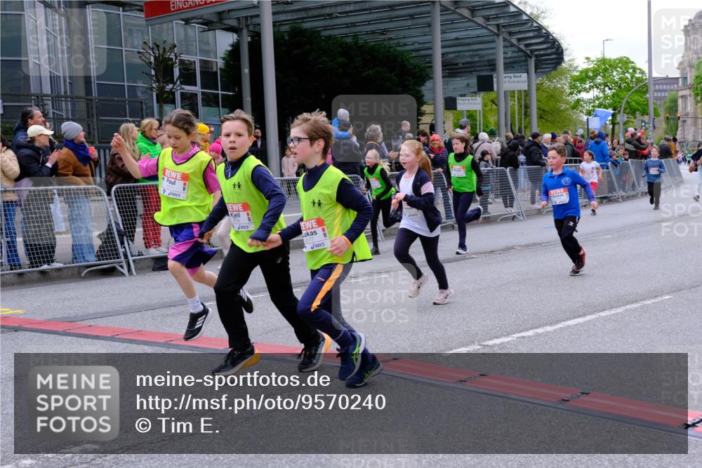 25.04.2026 - Das Zehntel Tim E. http://msf.ph/oto/9570240 25.04.2026 09:01:17 Ziel 1101, 1109, 1114, 1203, 1205, 1753, 1861, 1863, 1871, 1891, 1910, 1930, 2201, 2214, 2250, 2256, 2257, 2369, 2533, 2572, 2661, 2872, 3021, 3171, 3177, 3199, 3333, 3334, 3477, 3490, 3513, 3542, 3543, 3729, 3790 meine-sportfotos.de